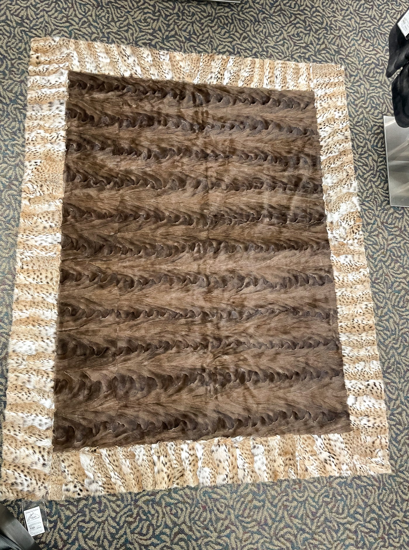 Natural Mahogany Mink Sectional Blanket with American Lynx Border Trim